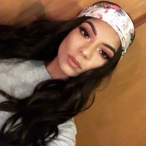 Meet your Posher, Isabel